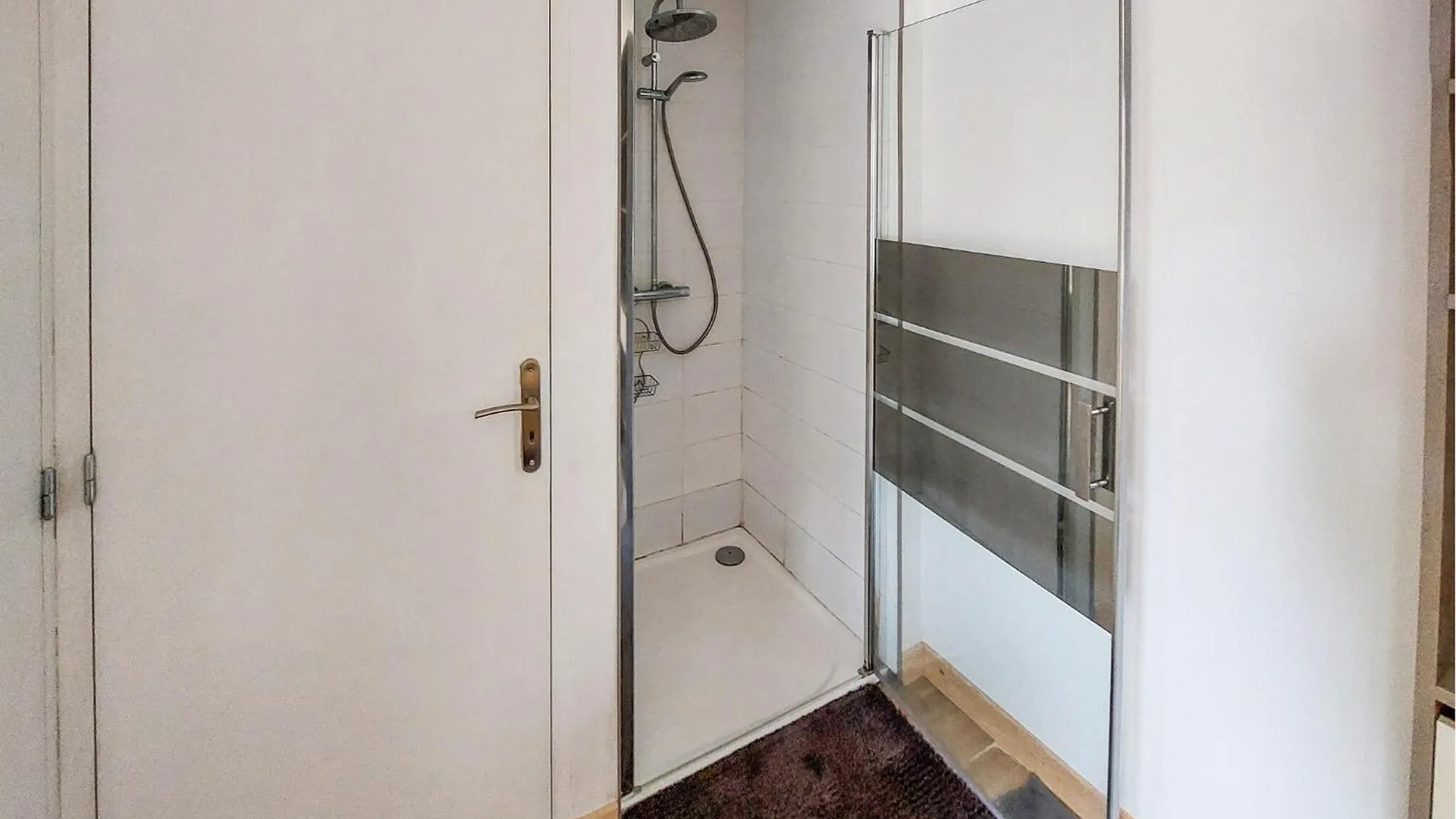 1 Bedroom Lovely Apartment In Saint-Évarzec
