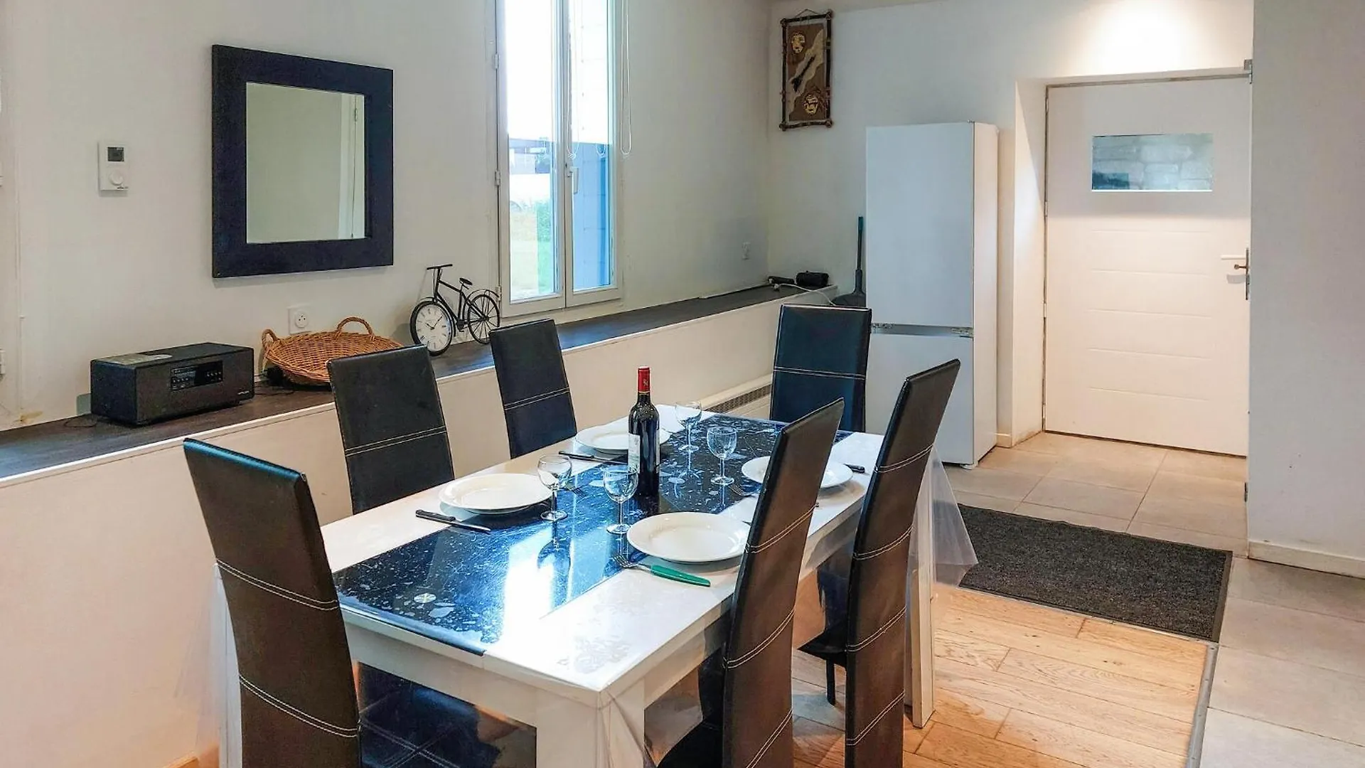 1 Bedroom Lovely Apartment In Saint-Évarzec