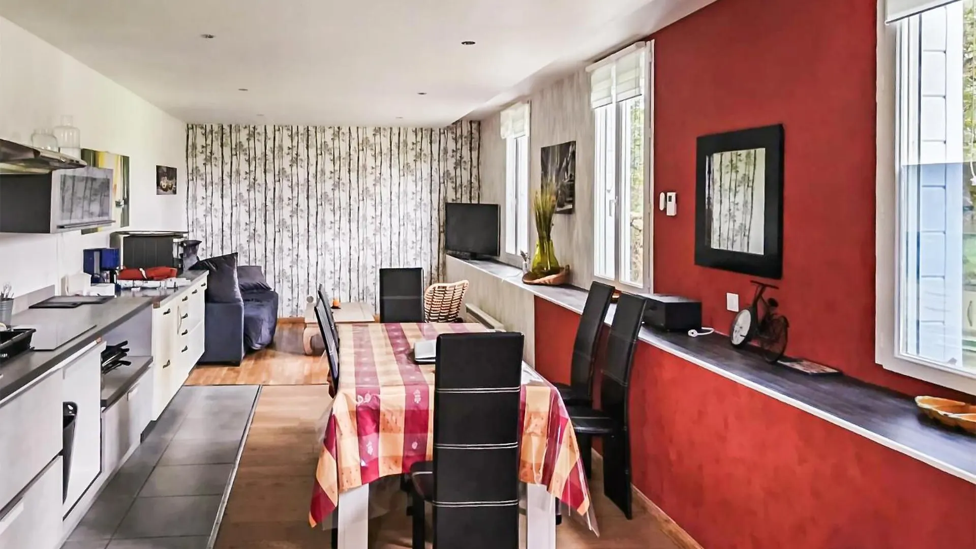 1 Bedroom Lovely Apartment In Saint-Évarzec